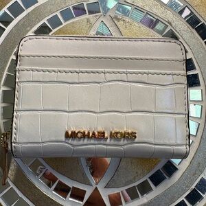 *Michael Kors Medium Card Case/Zip Around Wallet*